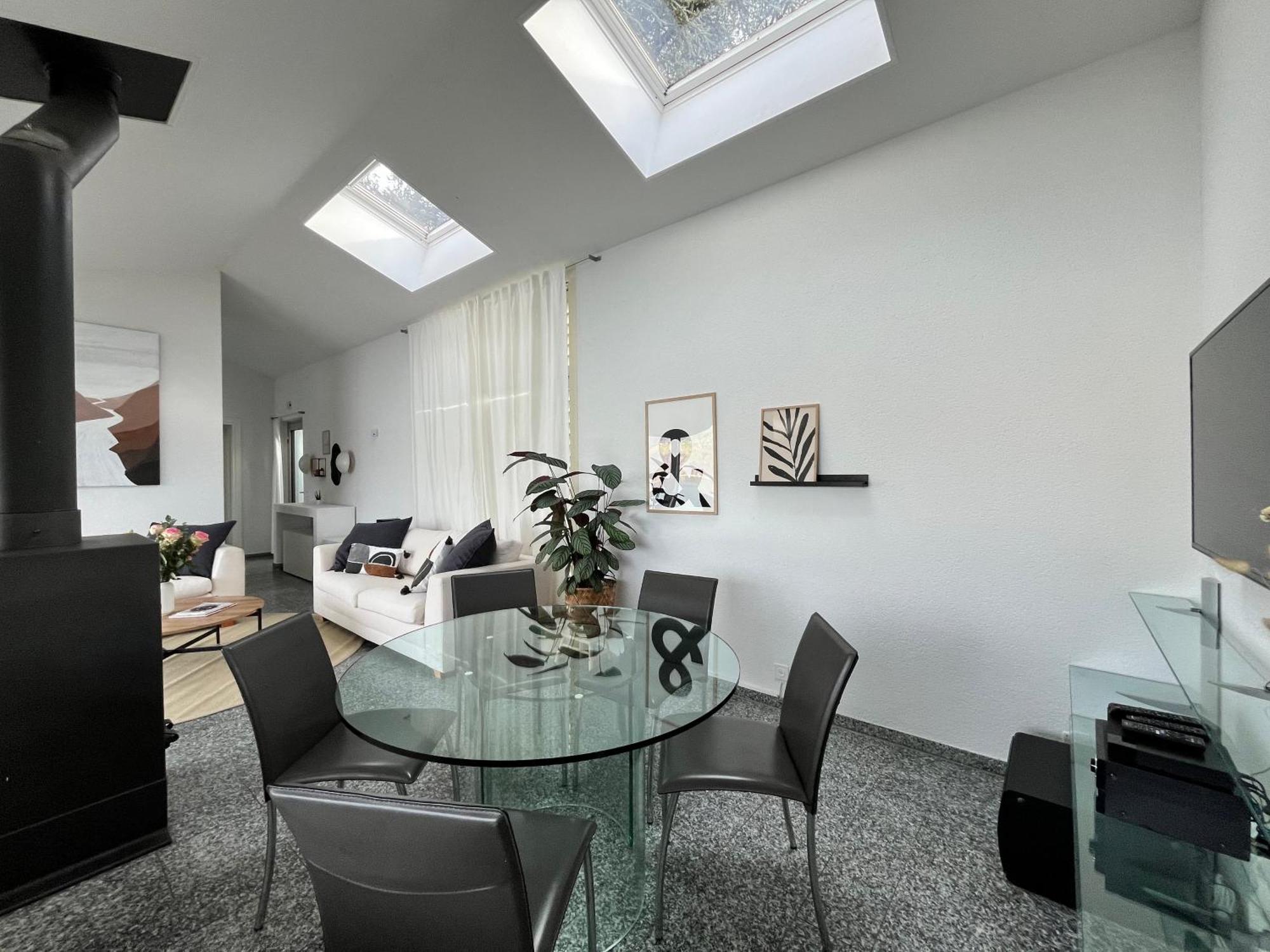 Wohnung Mit Grossartiger Seesicht Und Balkon Spiez Buitenkant foto