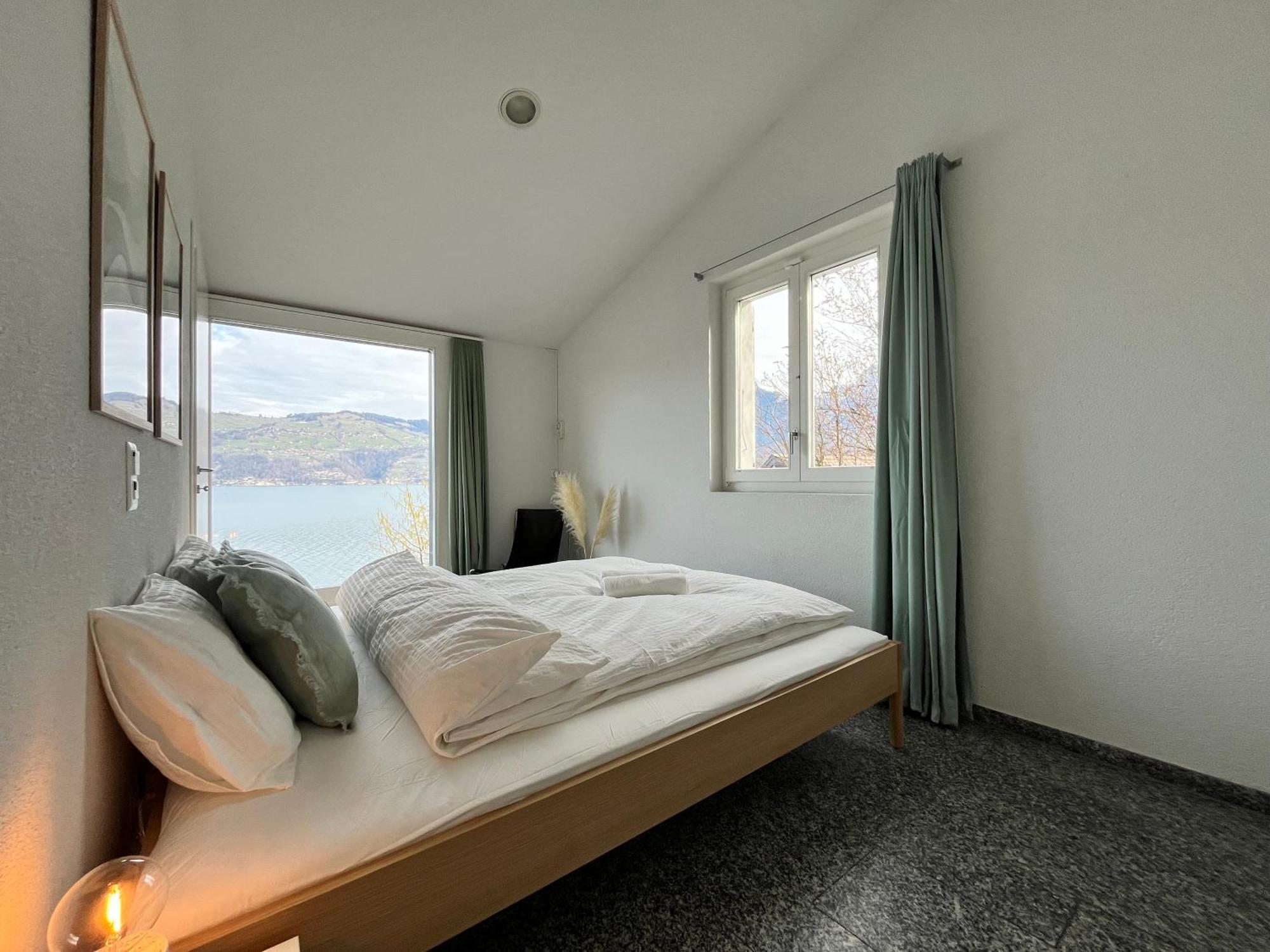 Wohnung Mit Grossartiger Seesicht Und Balkon Spiez Buitenkant foto