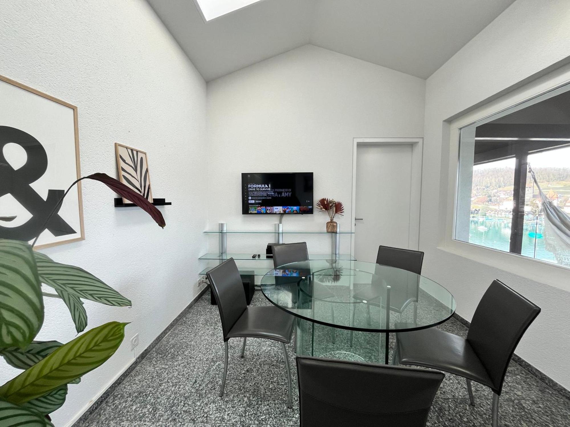 Wohnung Mit Grossartiger Seesicht Und Balkon Spiez Buitenkant foto