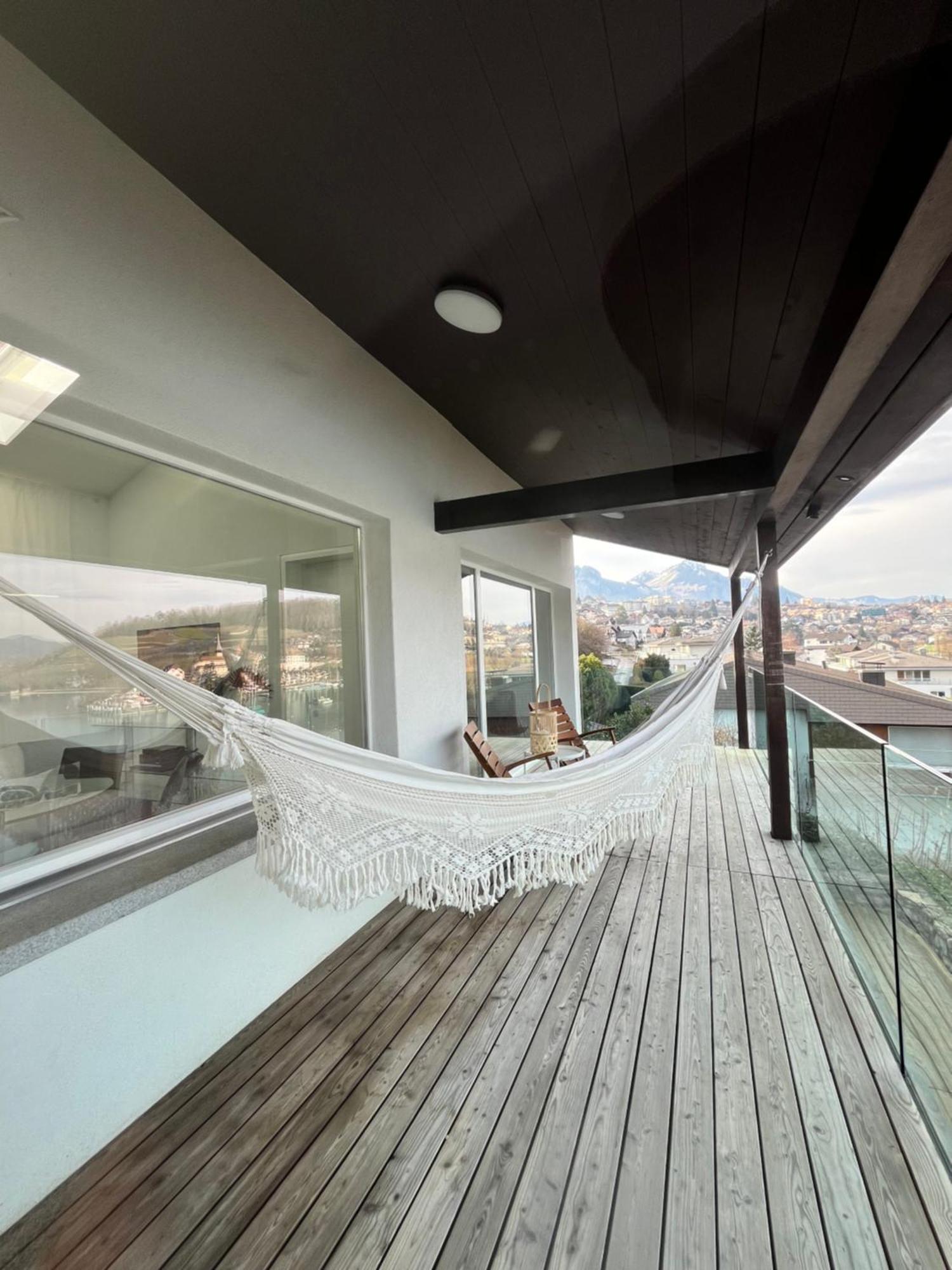 Wohnung Mit Grossartiger Seesicht Und Balkon Spiez Buitenkant foto