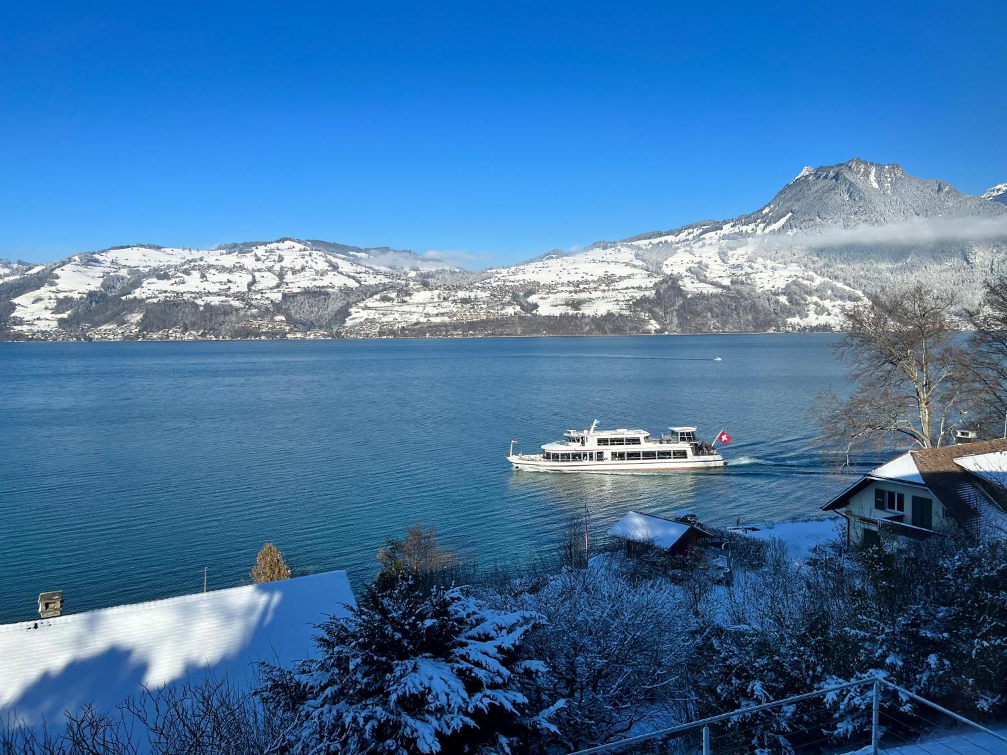 Wohnung Mit Grossartiger Seesicht Und Balkon Spiez Buitenkant foto