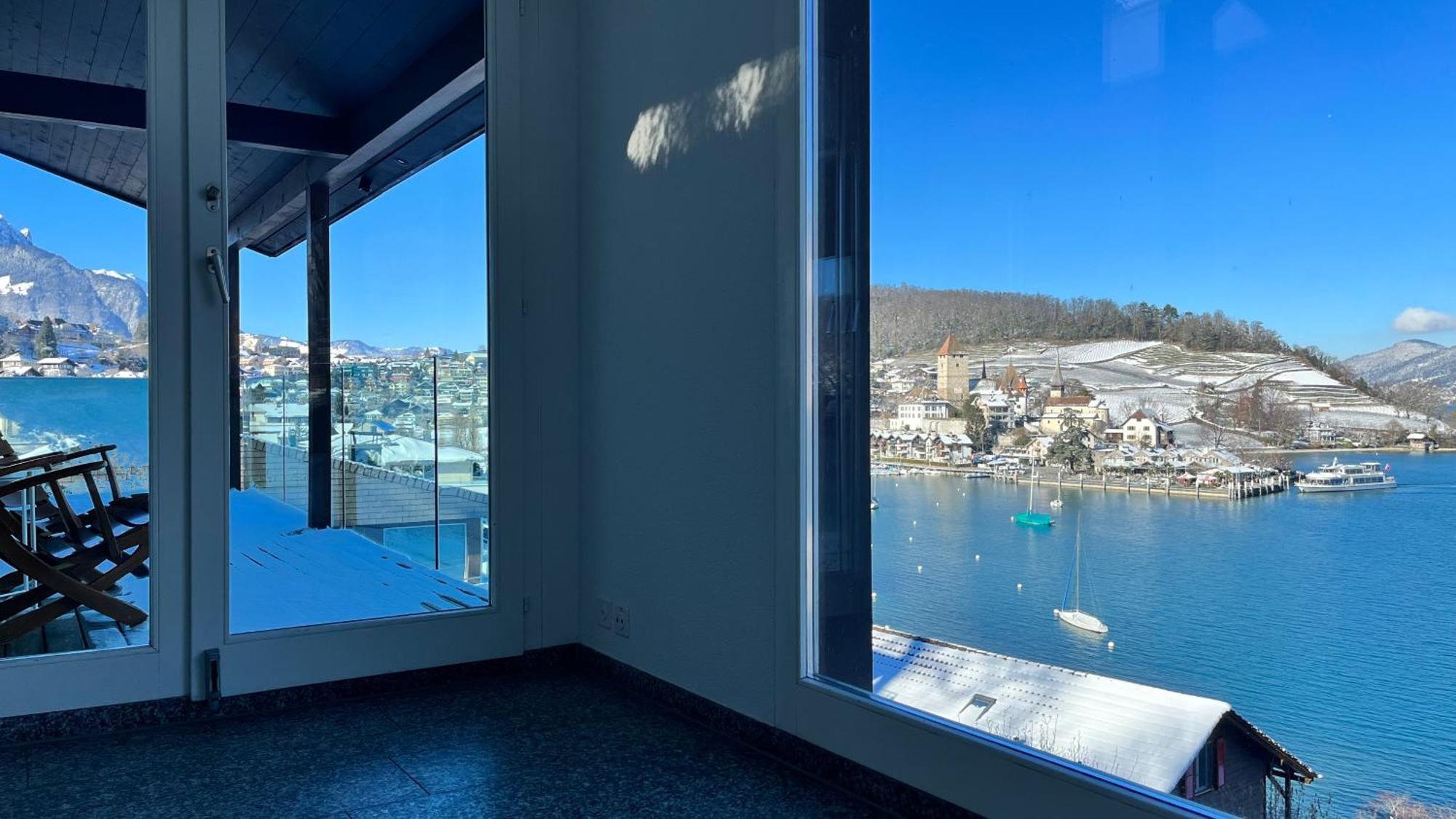 Wohnung Mit Grossartiger Seesicht Und Balkon Spiez Buitenkant foto